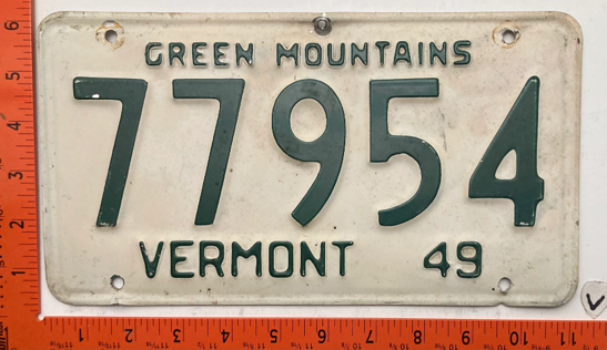 1949 Vermont passenger plate with GREEN MOUNTAINS slogan